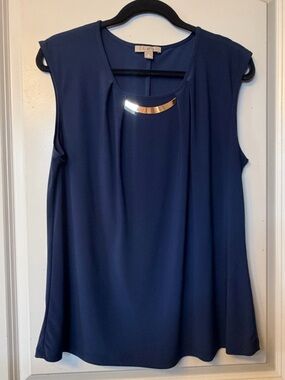 Roz & Ali XL Navy Sleeveless Tank with Gold Neck Bar